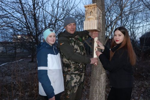 Для учащихся нурлатских городских школ провели мастер-класс по изготовлению скворечников