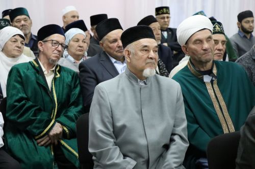 Глава района Алмаз Ахметшин провел ифтар для нурлатцев