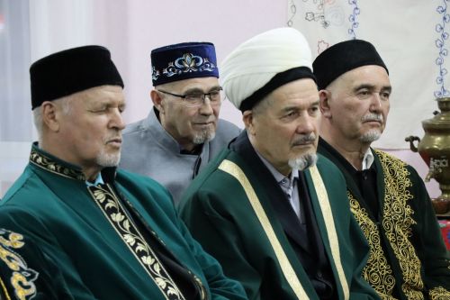 Глава района Алмаз Ахметшин провел ифтар для нурлатцев