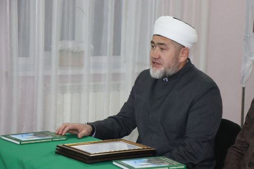 Глава района Алмаз Ахметшин провел ифтар для нурлатцев