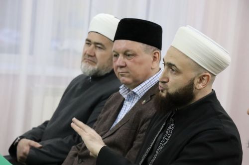 Глава района Алмаз Ахметшин провел ифтар для нурлатцев