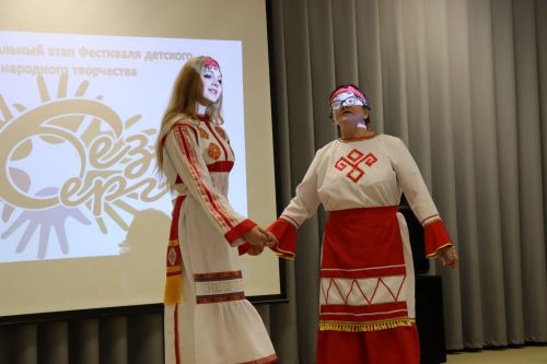В Нурлате проходит фестиваль детского народного творчества «Без бергэ»