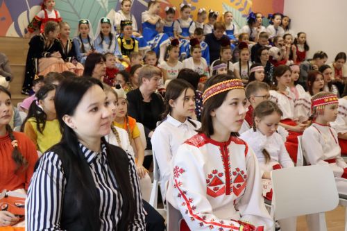 В Нурлате проходит фестиваль детского народного творчества «Без бергэ»