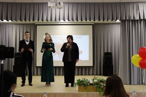 В Нурлате проходит фестиваль детского народного творчества «Без бергэ»