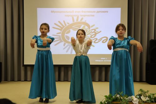 В Нурлате проходит фестиваль детского народного творчества «Без бергэ»
