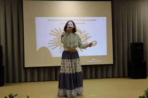 В Нурлате проходит фестиваль детского народного творчества «Без бергэ»