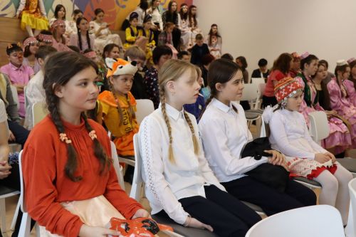 В Нурлате проходит фестиваль детского народного творчества «Без бергэ»