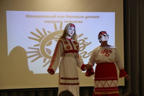 В Нурлате проходит фестиваль детского народного творчества «Без бергэ»