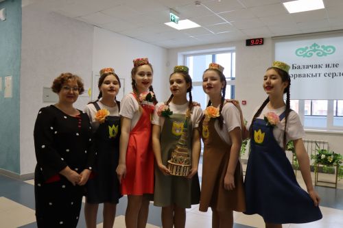 В Нурлате проходит фестиваль детского народного творчества «Без бергэ»