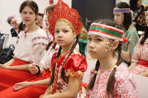 В Нурлате проходит фестиваль детского народного творчества «Без бергэ»