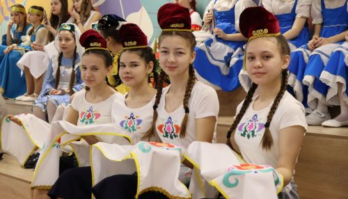 В Нурлате проходит фестиваль детского народного творчества «Без бергэ»