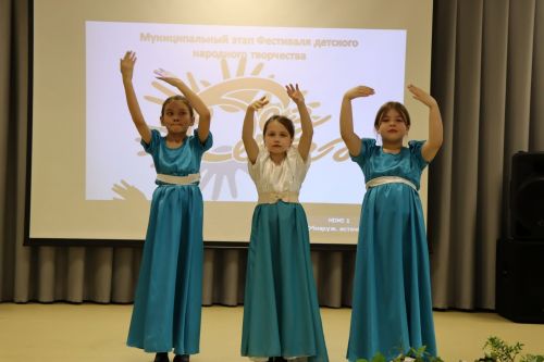 В Нурлате проходит фестиваль детского народного творчества «Без бергэ»