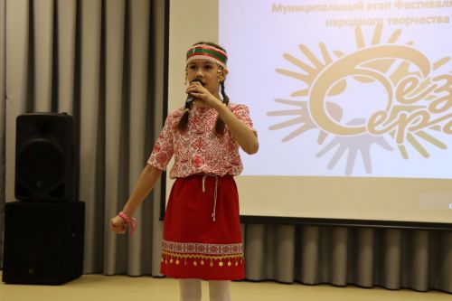 В Нурлате проходит фестиваль детского народного творчества «Без бергэ»