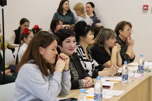 В Нурлате проходит фестиваль детского народного творчества «Без бергэ»