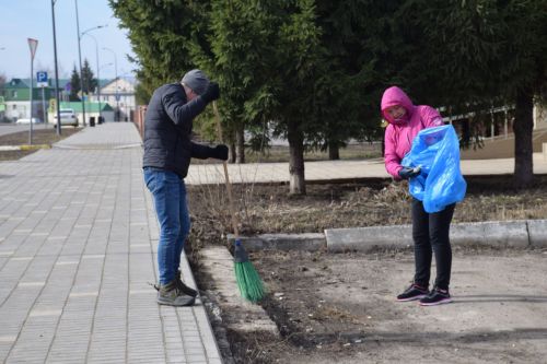 В Нурлате прошел первый субботник