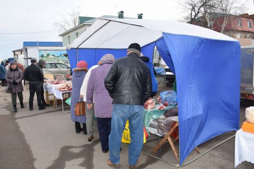 На первой весенней ярмарке в Нурлате сельхозпродукцию реализовали с 45 торговых точек