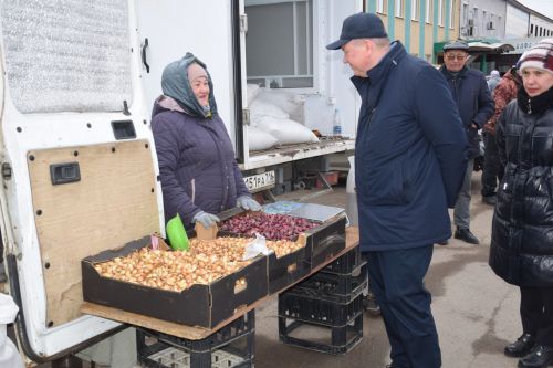 На первой весенней ярмарке в Нурлате сельхозпродукцию реализовали с 45 торговых точек