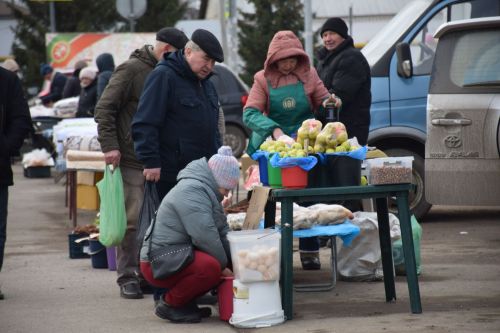 На первой весенней ярмарке в Нурлате сельхозпродукцию реализовали с 45 торговых точек