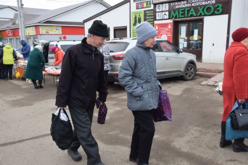 На первой весенней ярмарке в Нурлате сельхозпродукцию реализовали с 45 торговых точек