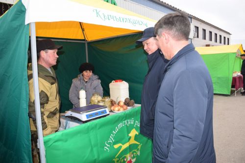 На первой весенней ярмарке в Нурлате сельхозпродукцию реализовали с 45 торговых точек