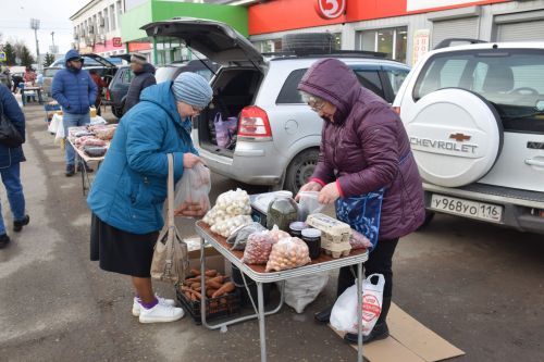 На первой весенней ярмарке в Нурлате сельхозпродукцию реализовали с 45 торговых точек
