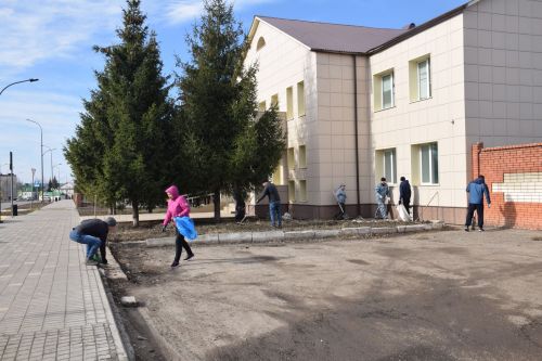 В Нурлате прошел первый субботник