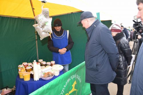 На первой весенней ярмарке в Нурлате сельхозпродукцию реализовали с 45 торговых точек