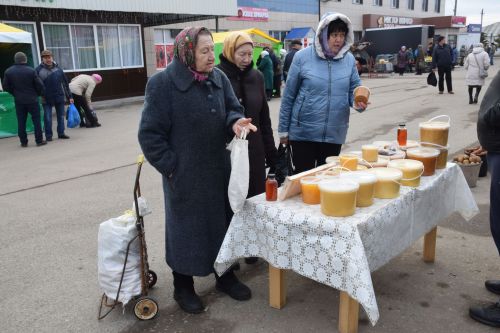 На первой весенней ярмарке в Нурлате сельхозпродукцию реализовали с 45 торговых точек