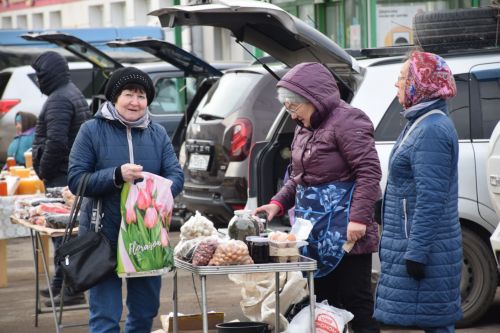 На первой весенней ярмарке в Нурлате сельхозпродукцию реализовали с 45 торговых точек