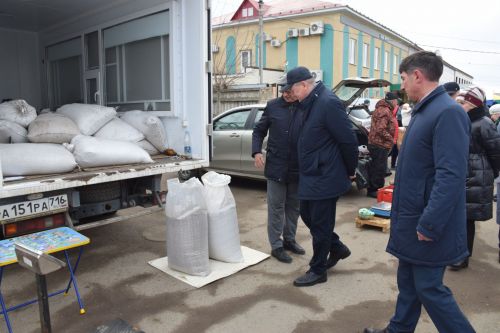 На первой весенней ярмарке в Нурлате сельхозпродукцию реализовали с 45 торговых точек
