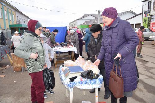 На первой весенней ярмарке в Нурлате сельхозпродукцию реализовали с 45 торговых точек