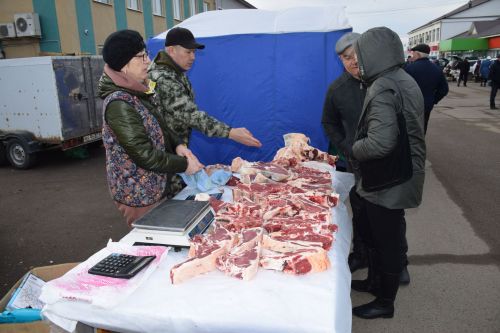 На первой весенней ярмарке в Нурлате сельхозпродукцию реализовали с 45 торговых точек