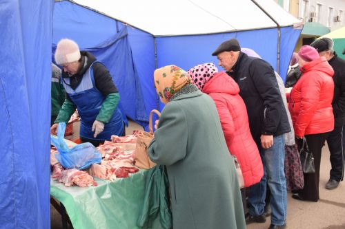 На первой весенней ярмарке в Нурлате сельхозпродукцию реализовали с 45 торговых точек