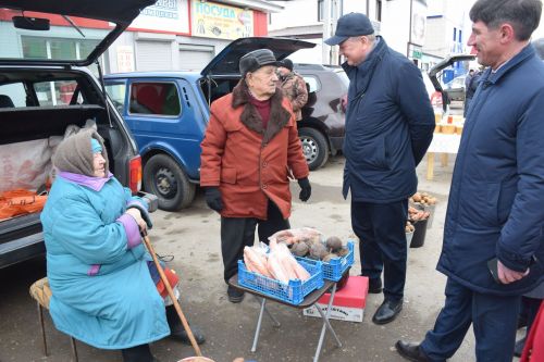 На первой весенней ярмарке в Нурлате сельхозпродукцию реализовали с 45 торговых точек