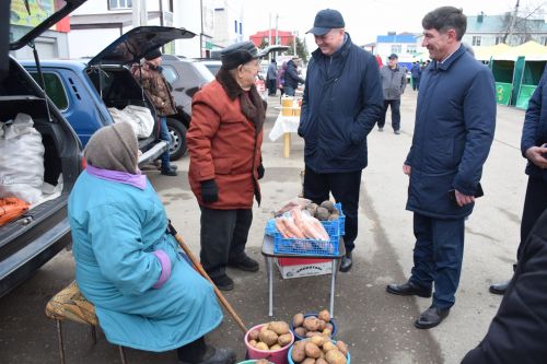 На первой весенней ярмарке в Нурлате сельхозпродукцию реализовали с 45 торговых точек