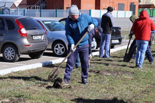 В Нурлате прошел День посадки леса