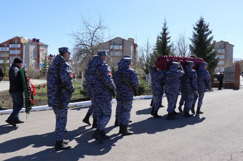 Нурлатцы простились с защитником Отечества