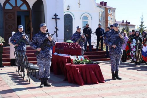 Нурлатцы простились с защитником Отечества