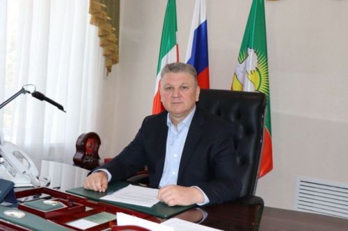 Алмаз Ахметшин поздравил нурлатцев со светлым праздником Пасхи