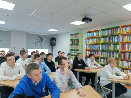 Для нурлатских студентов состоялась литературная беседа