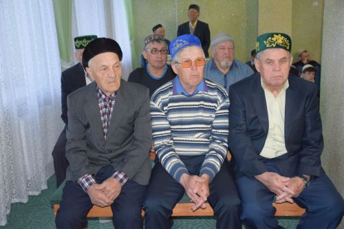 Во всех мечетях Нурлатского района прошли праздничные богослужения в честь Ураза-байрам
