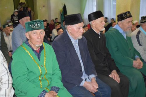 Во всех мечетях Нурлатского района прошли праздничные богослужения в честь Ураза-байрам