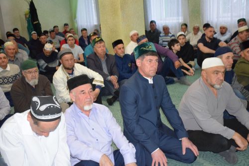 Во всех мечетях Нурлатского района прошли праздничные богослужения в честь Ураза-байрам