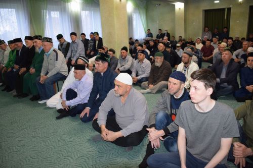 Во всех мечетях Нурлатского района прошли праздничные богослужения в честь Ураза-байрам