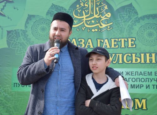 Нурлатцы впервые отметили Ураза-байрам масштабным праздником