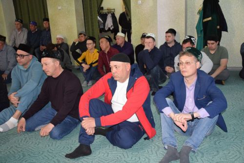 Во всех мечетях Нурлатского района прошли праздничные богослужения в честь Ураза-байрам