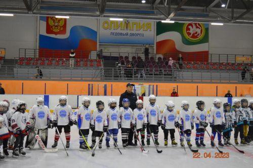 Нурлатские спортсмены стали победителями в турнире по хоккею