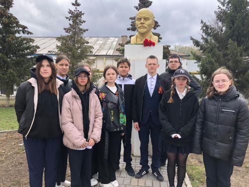 В Нурлате прошел митинг «Личности в истории страны» ко дню рождения В.И.Ленина