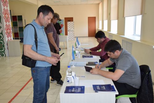 В Нурлате прошло досрочное голосование на референдуме по поправкам в Конституцию Узбекистана