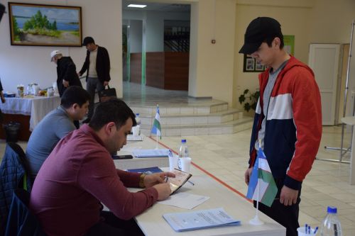 В Нурлате прошло досрочное голосование на референдуме по поправкам в Конституцию Узбекистана